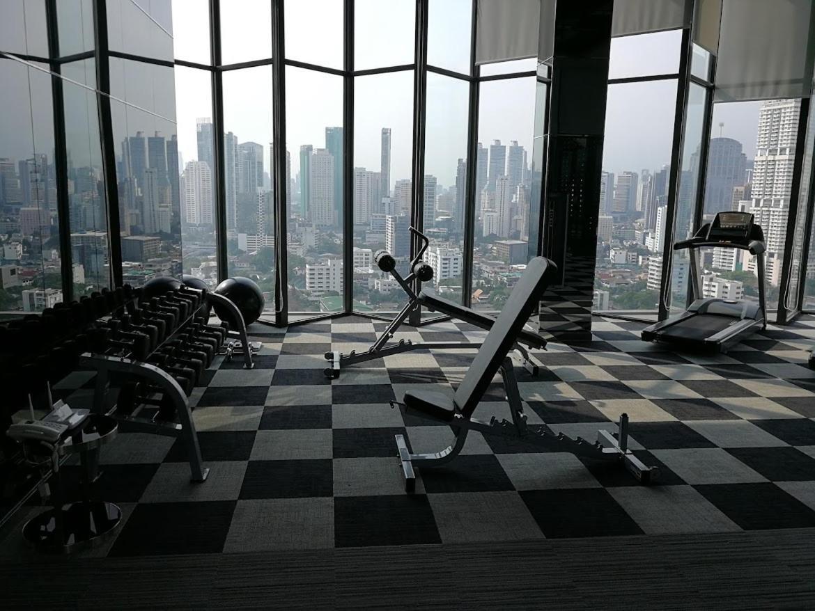 Luxurious Downtown W/train Access *