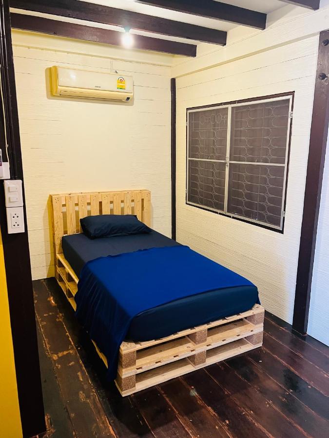 146 Canal Hostel