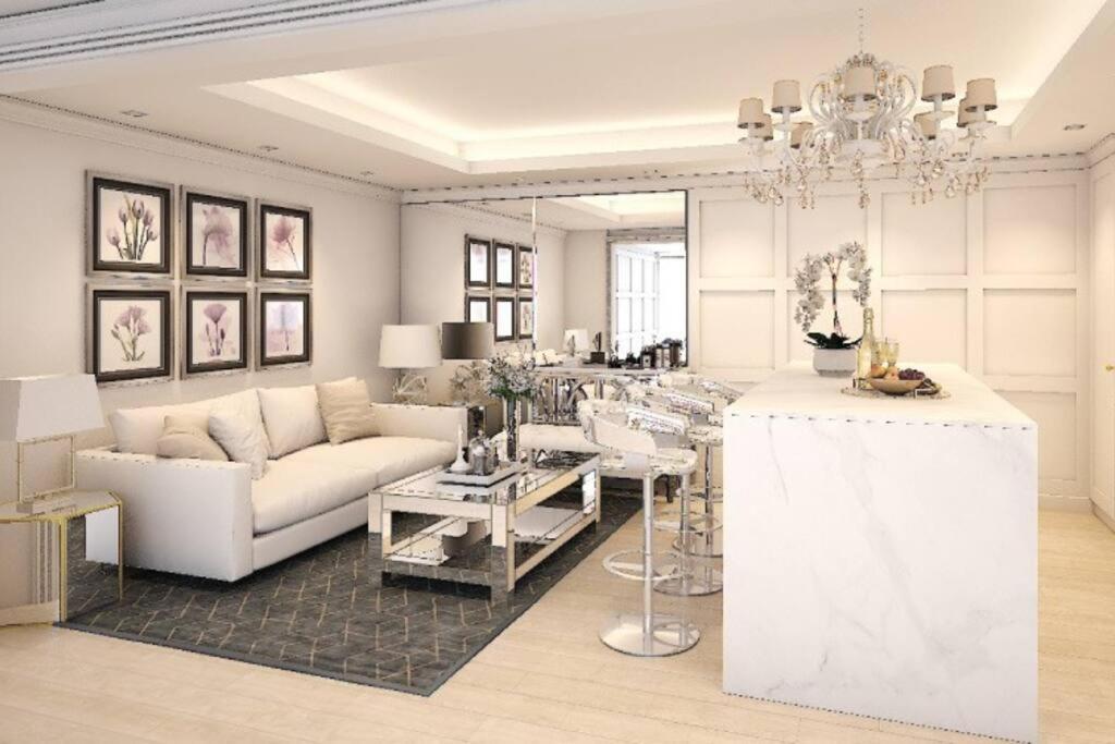 Chateau In-town Ratchayothin Bts *