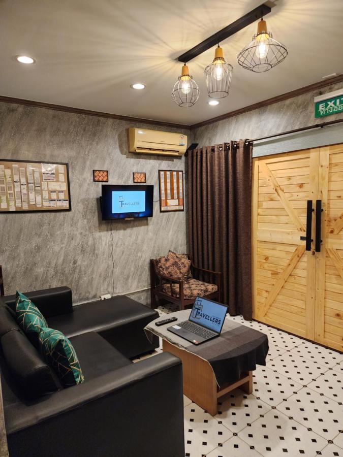 Gasthuis The Travellers House - Pet Friendly Bangkok