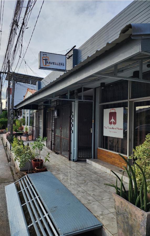 Gasthuis The Travellers House - Pet Friendly Bangkok