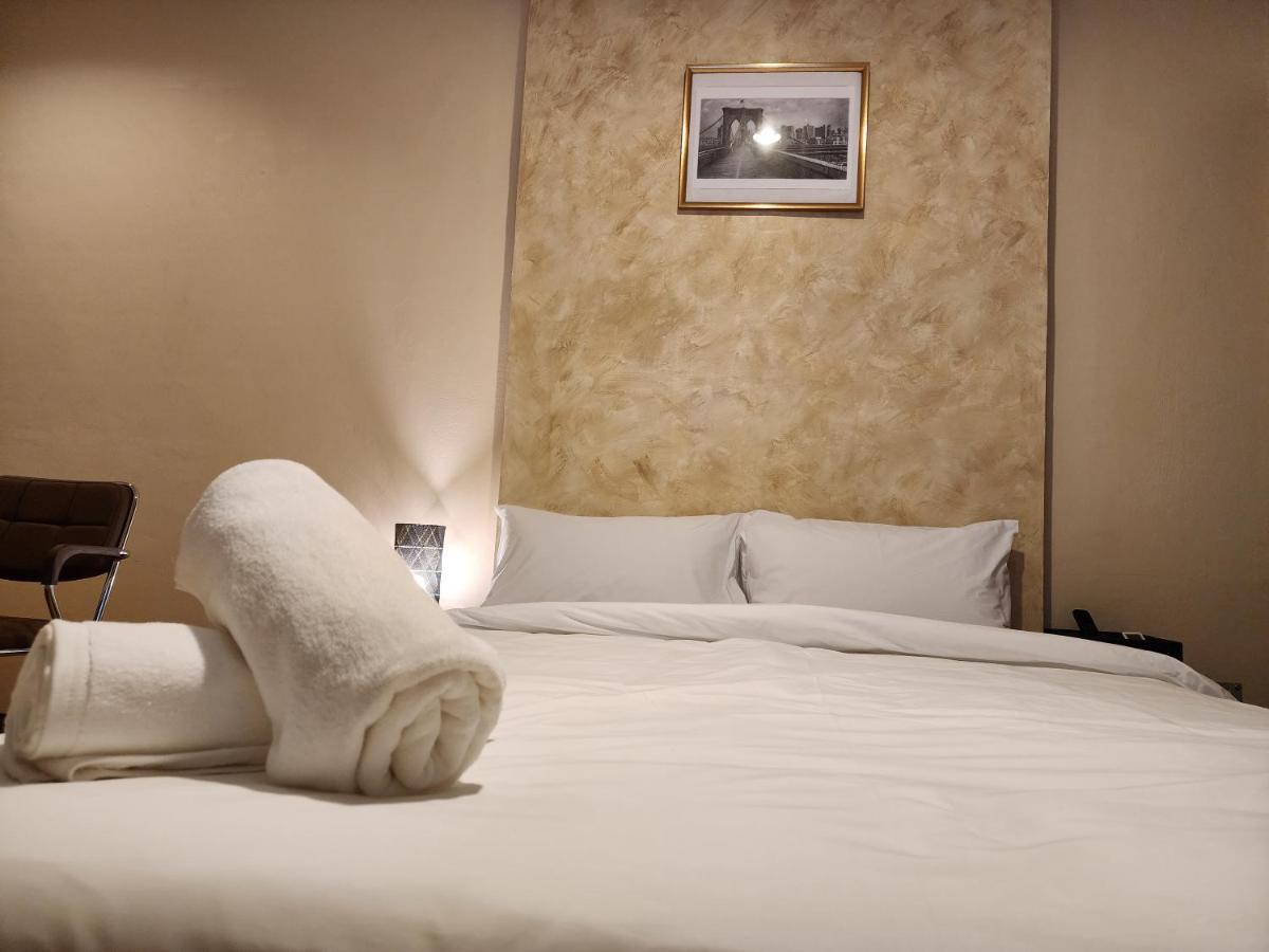 Gasthuis The Travellers House - Pet Friendly Bangkok