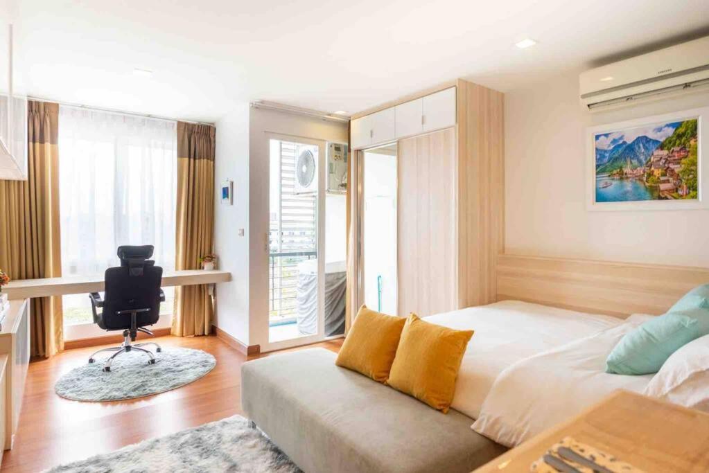 Apartamento Comfy Close To Bkk Airport, Workspace, Food Marts, Quiet Place To *