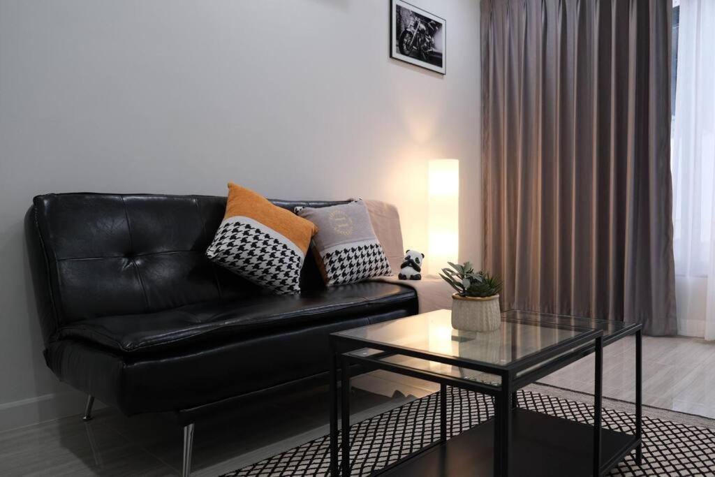 Cheri's 5and1 Bedroom Townhouse In Sukhumvit 36 , Bangkok, Near Tonglo Rail Station Vila Bangkok