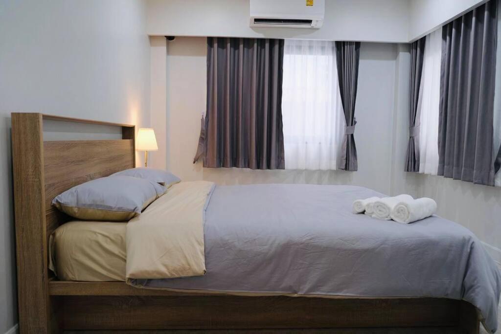 Cheri's 5and1 Bedroom Townhouse In Sukhumvit 36 , Bangkok, Near Tonglo Rail Station Vila Bangkok