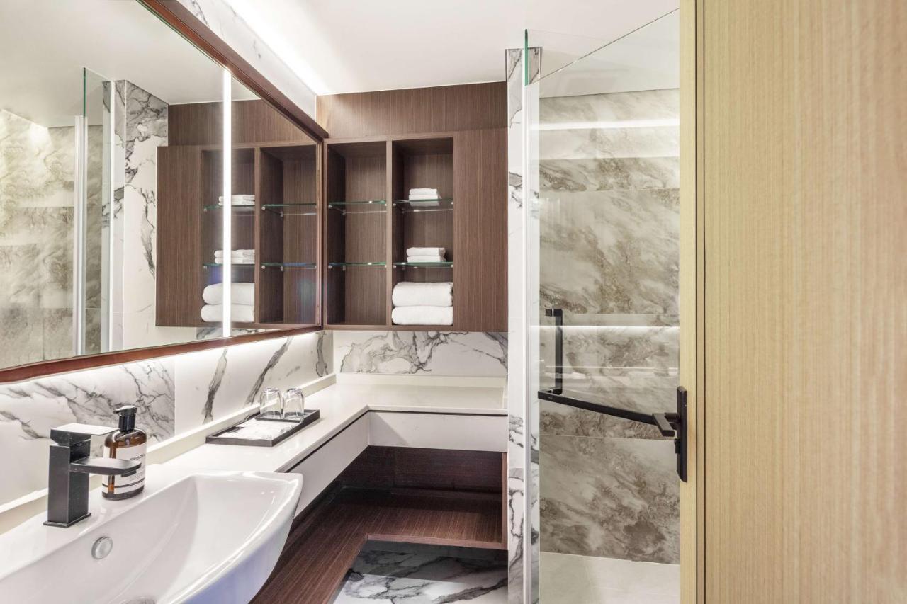 Western Click Sathorn 11 Hotell Bangkok