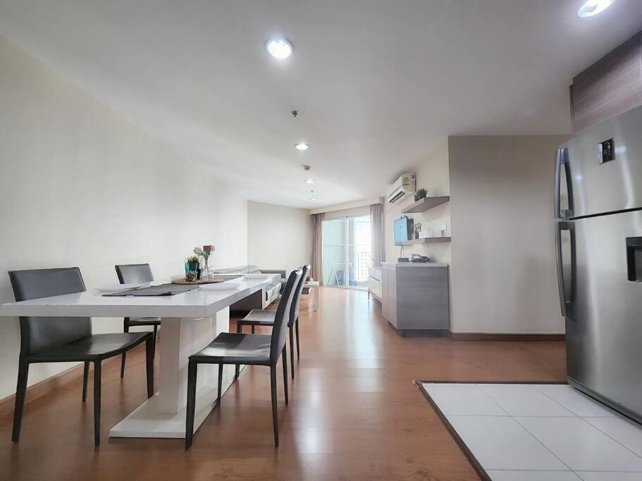 3 Bed 2 Bath Unit Near Jodd Fair Market Appartement *