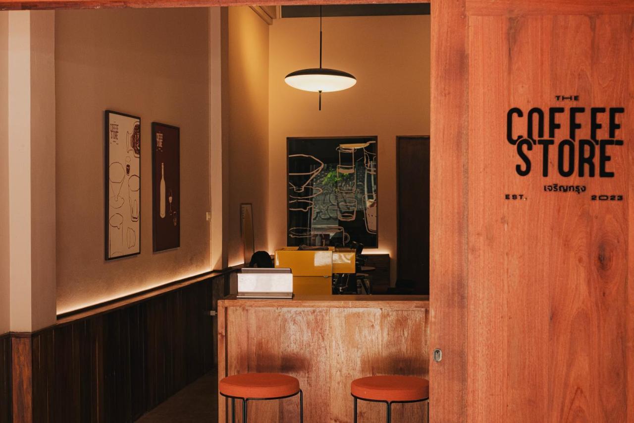 Cozy At The Coffee Store Charoenkrung Acomodação com café da manhã  *