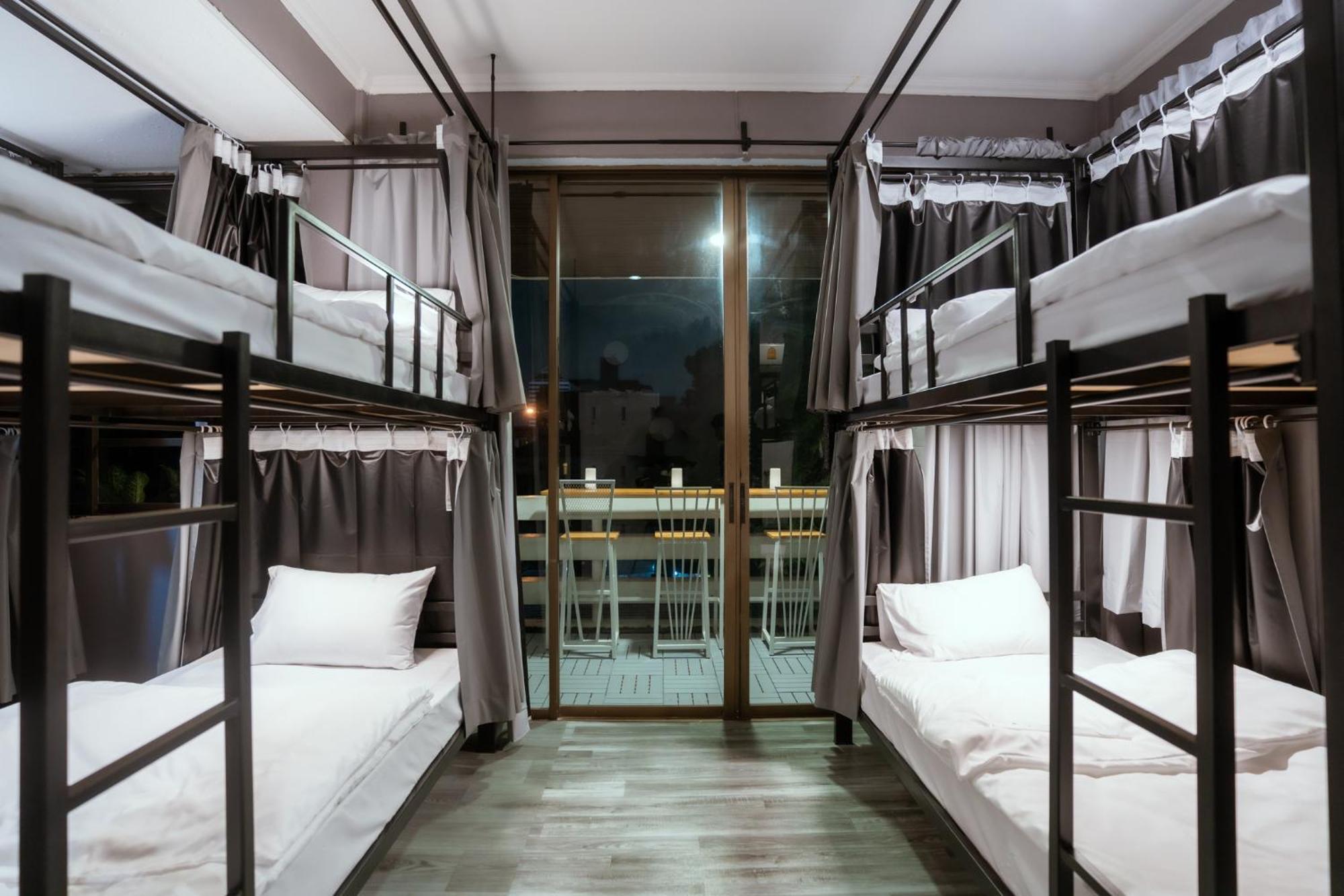 Asrama 420 - Ekkamai Buds & Beds