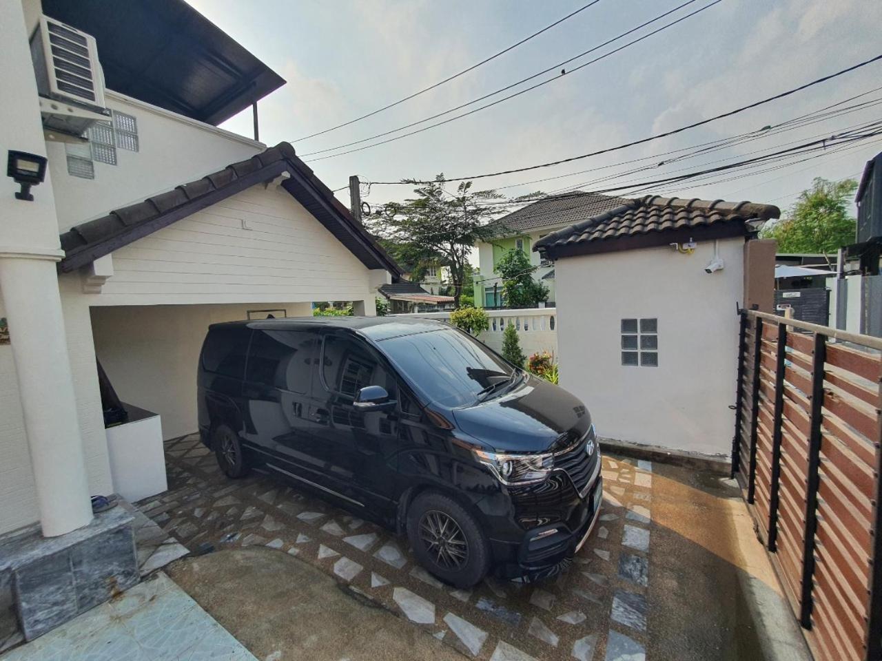3 Bedroom Cozy Skytrain View Bkk Parco vacanze