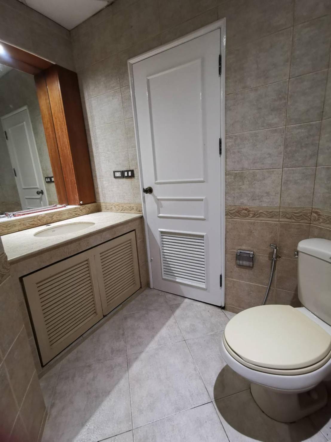 Cozy 1br Walk To Bts And Airport Rail Link Close To Malls G7 Apartment Bangkok