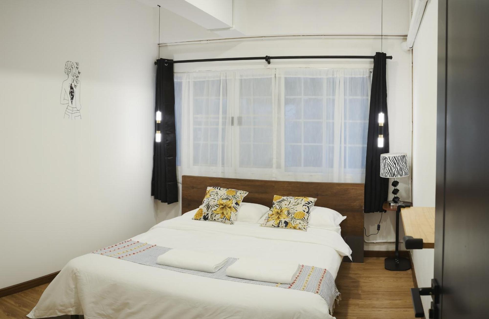 Apartment Hidden Gems In China Town, 2br *
