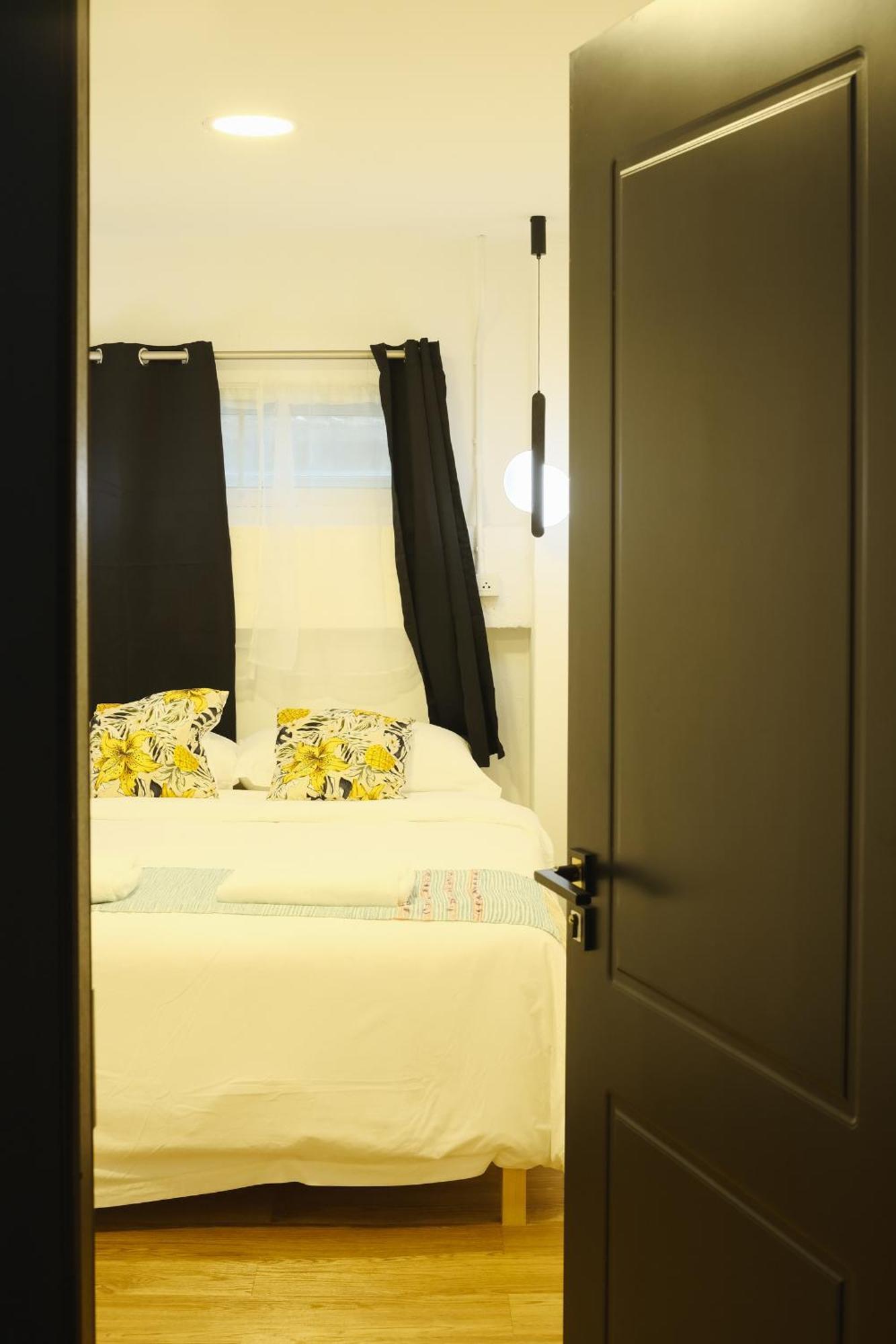 Apartment Hidden Gems In China Town, 2br