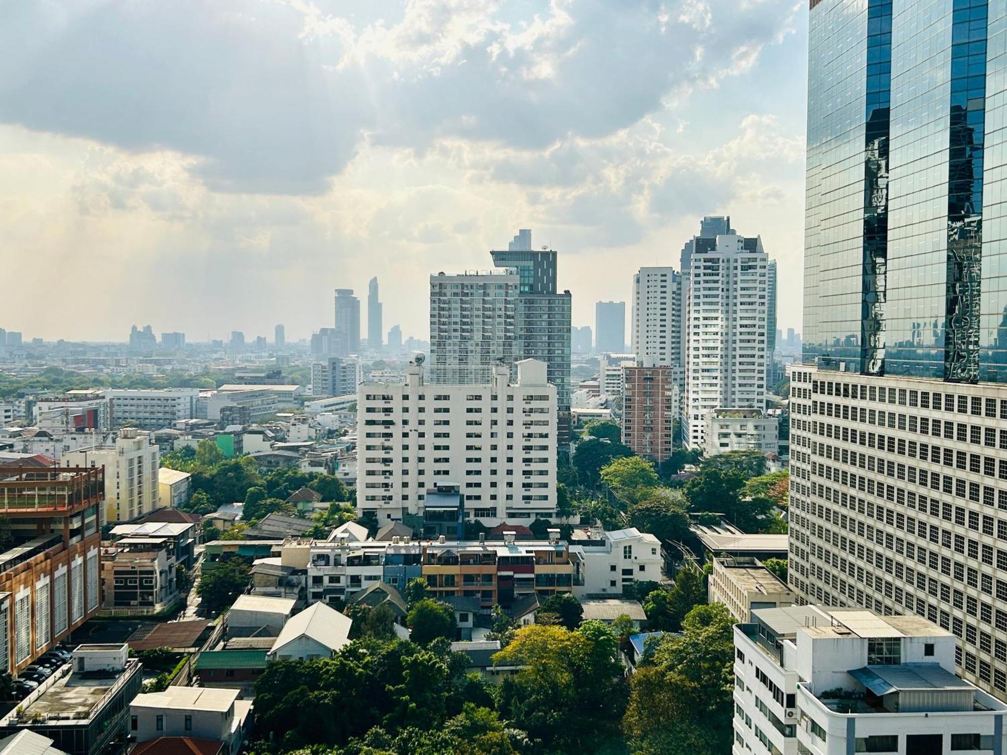Pangsapuri The Willows Luxury Two Bedrooms Bangkok