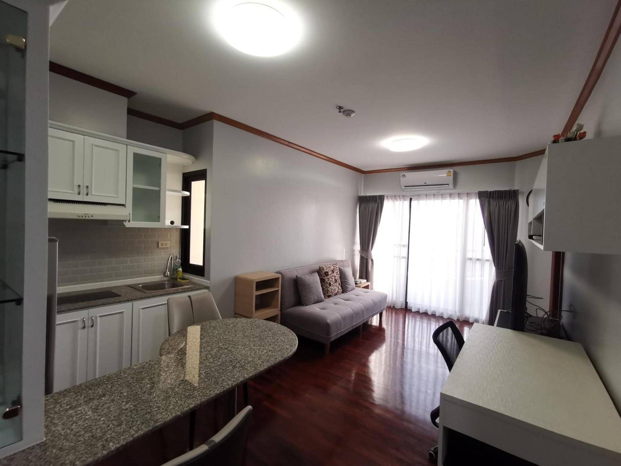 Apartment Cozy 1br Walk To Bts And Airport Rail Link Close To Malls G7
