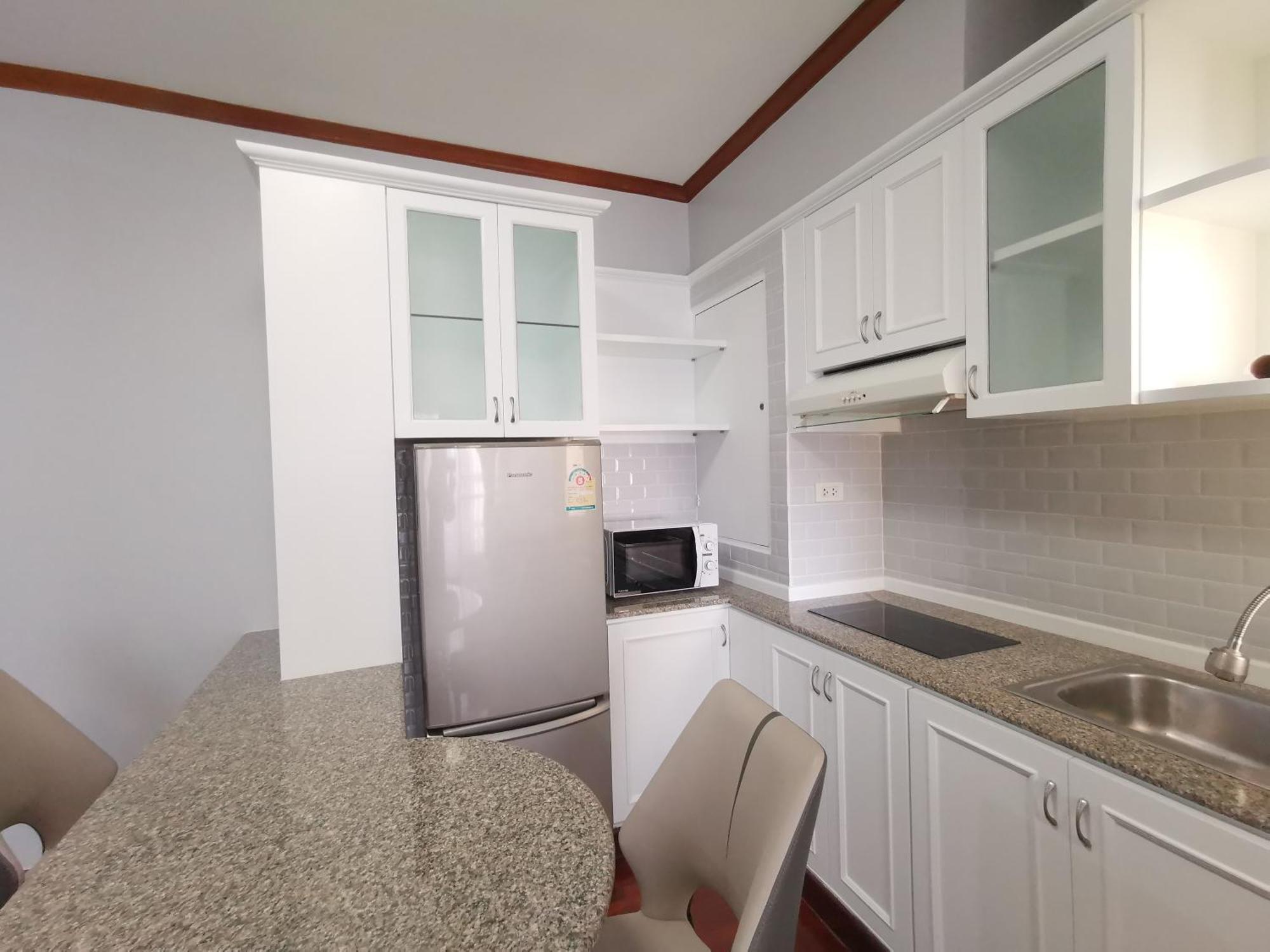 Cozy 1br Walk To Bts And Airport Rail Link Close To Malls G7 Apartment
