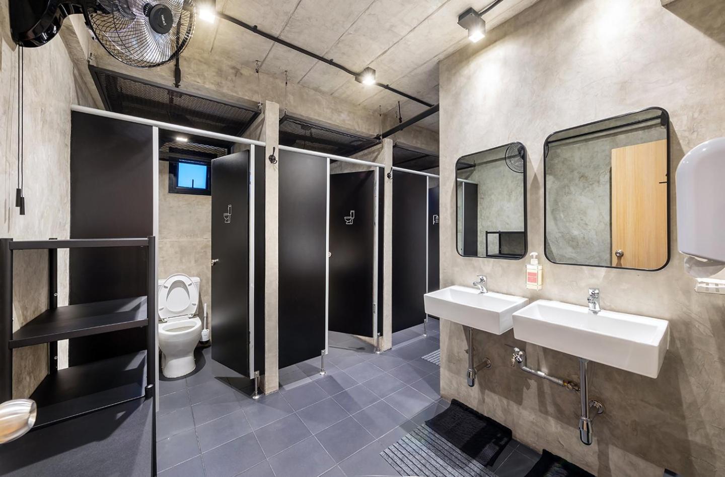 Siam Subway Hostel&café Bangkok