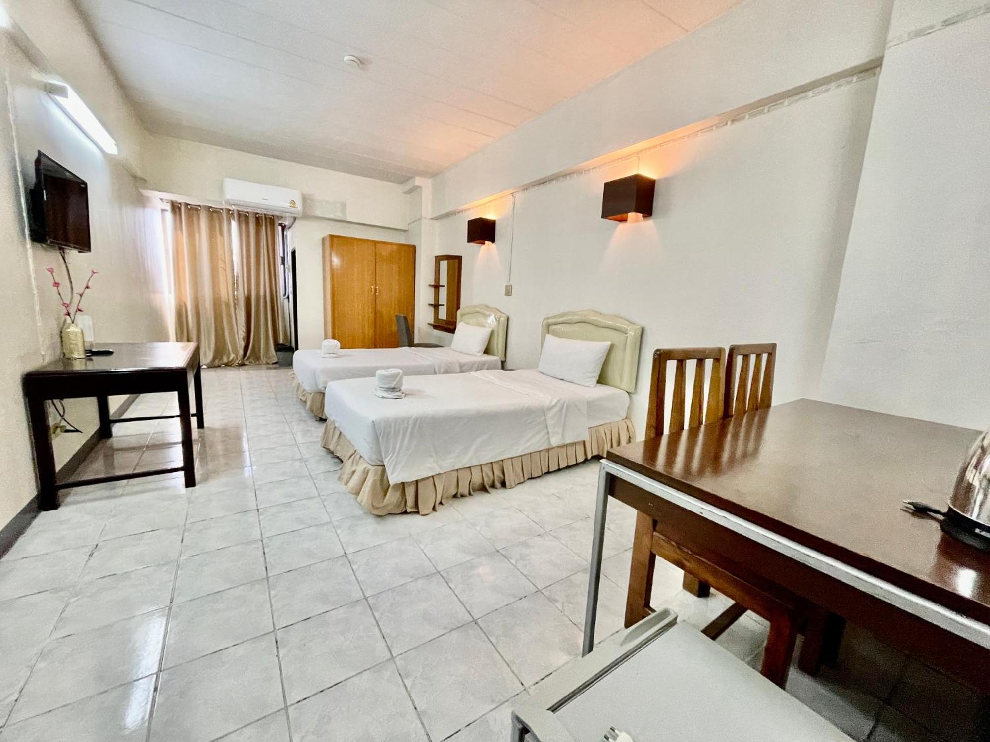โรงแรมวินบางนา Win Bangna Hotel Bangkok