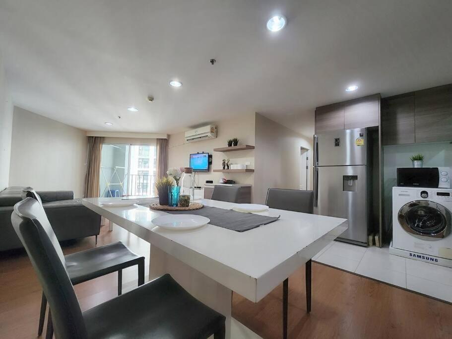 3 Bed 2 Bath Unit Near Jodd Fair Market