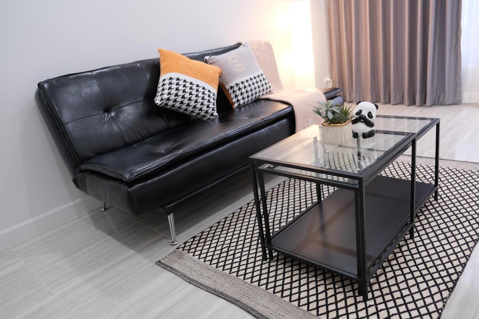Cheri's Homestay: Townhouse Near Thong Lo Bts
