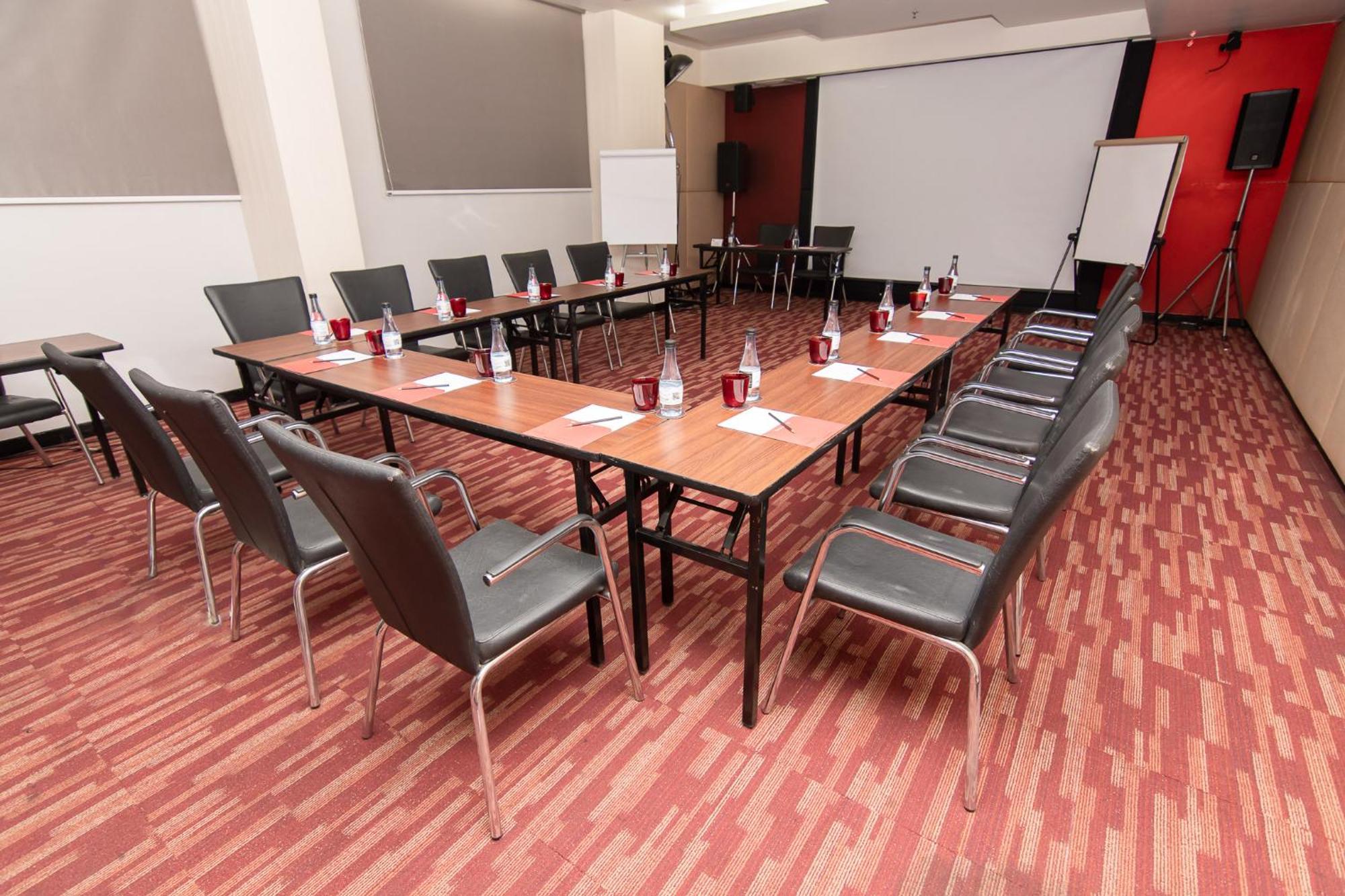 Galleria Sukhumvit 10 By Compass Hospitality Hotel