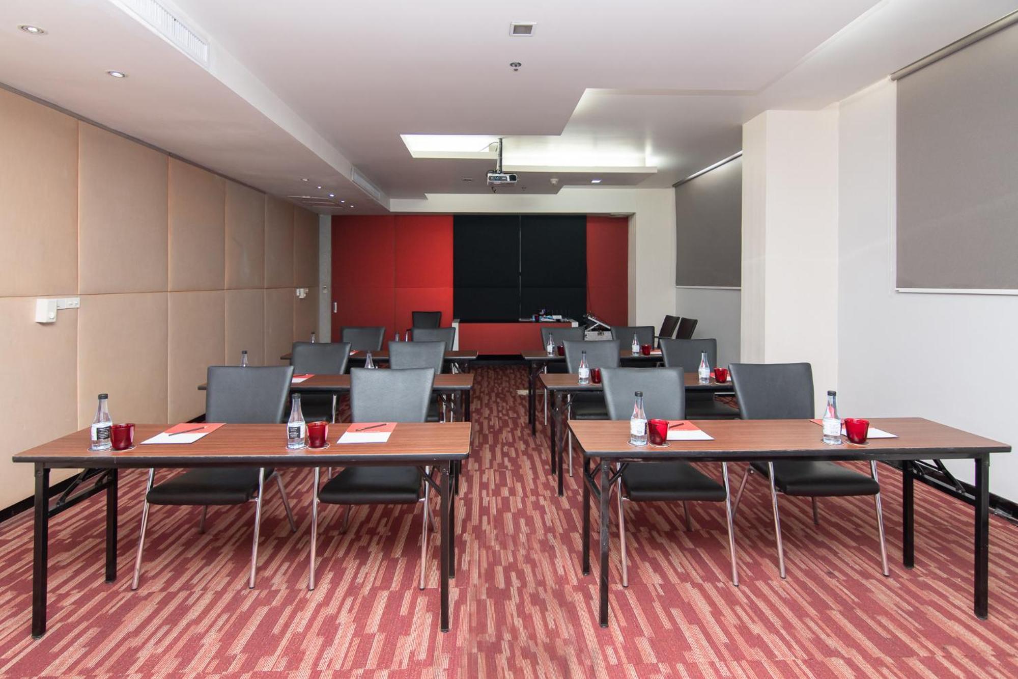 Galleria Sukhumvit 10 By Compass Hospitality Hotel Bangkok