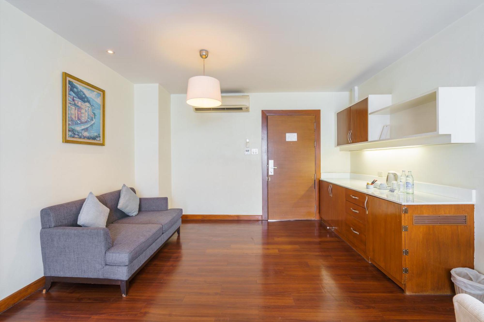 Khách sạn Lantana