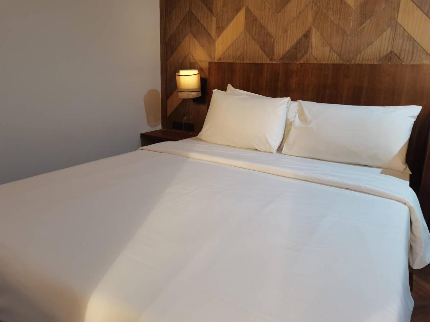 The Poshtel By Benya Hostel