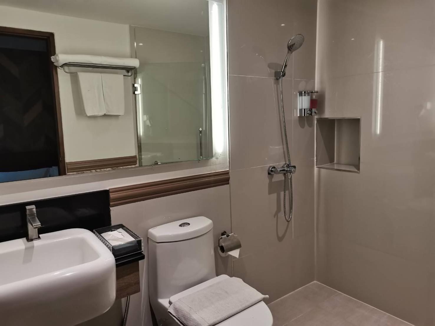 The Poshtel By Benya Hostel
