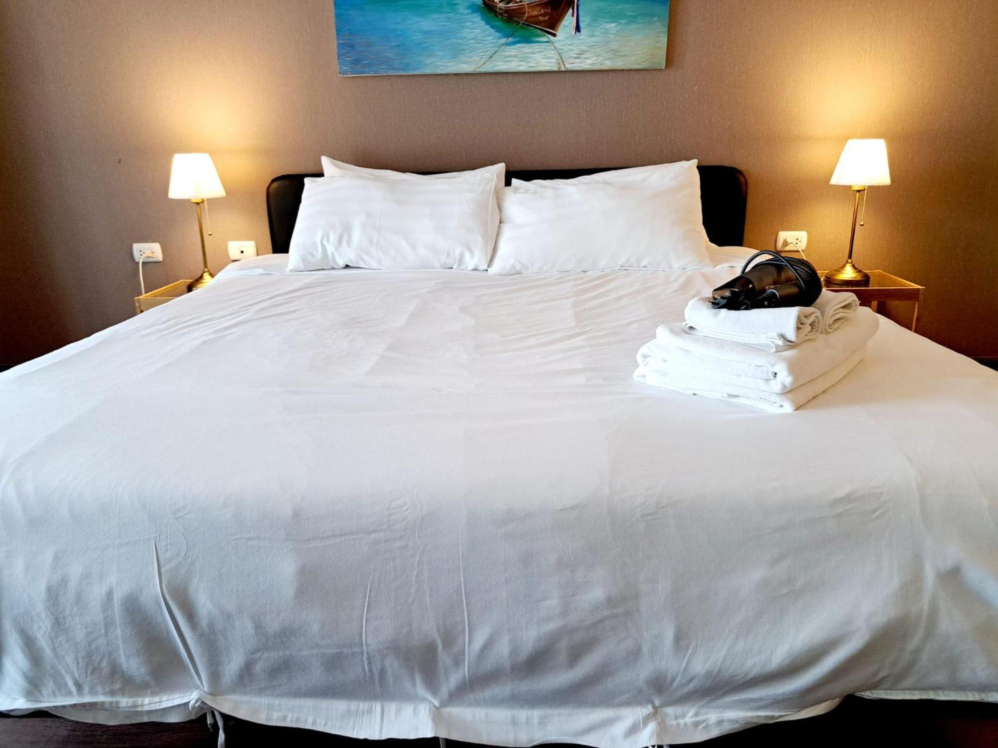 3B-Short-Term Rental Allowed-2Brs Downtown Bangkok