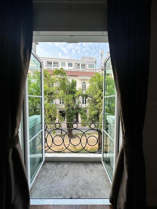 Miq_home901/asok Bts/resort Pool/12pax/1000mbwifi Bangkok