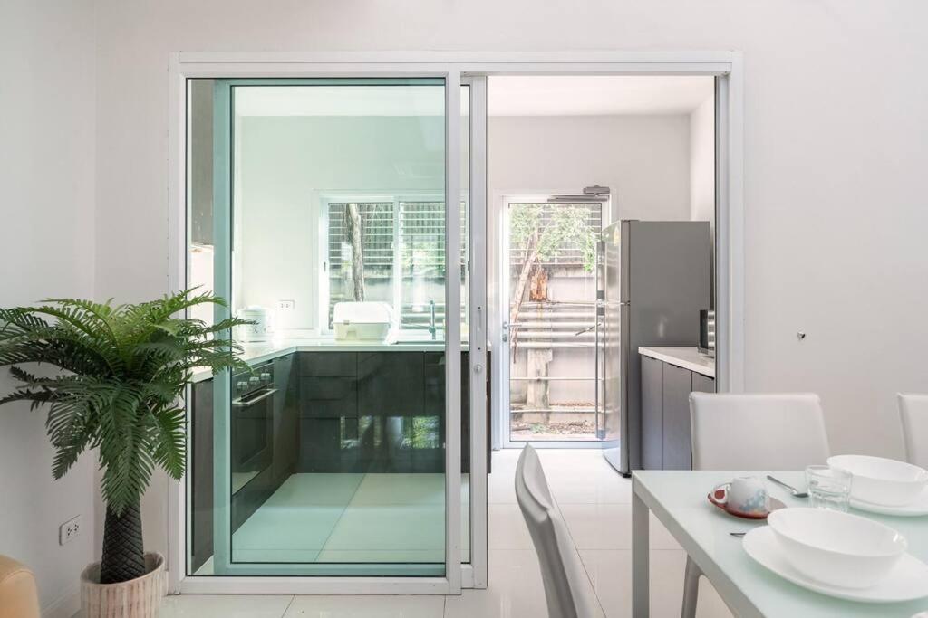 Miq_home901/asok Bts/resort Pool/12pax/1000mbwifi