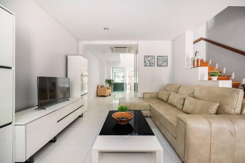 Miq_home901/asok Bts/resort Pool/12pax/1000mbwifi