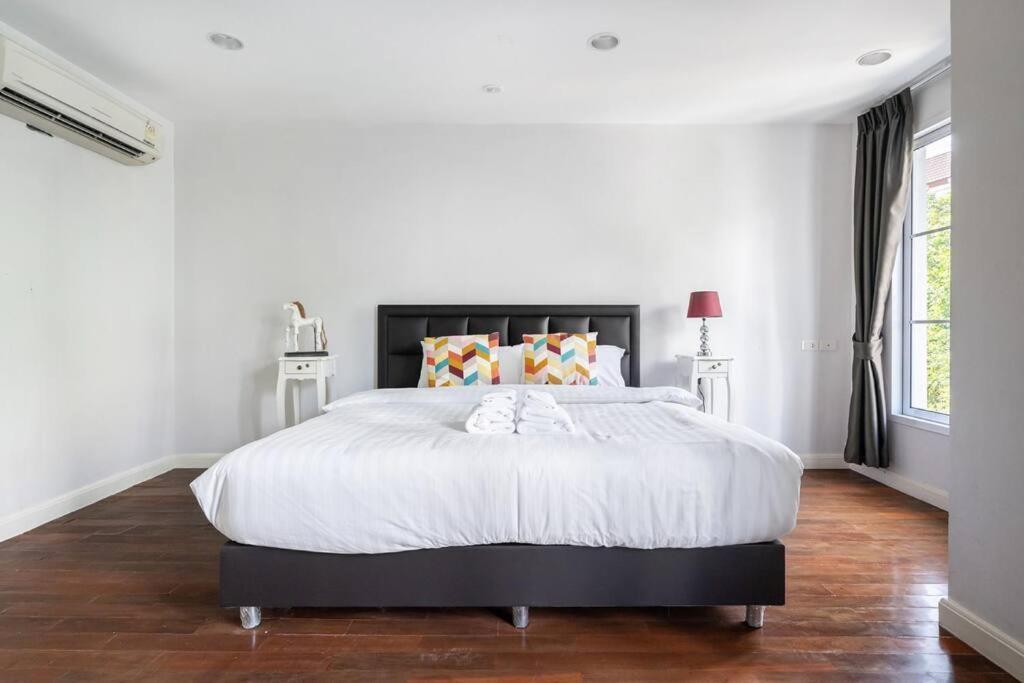 Miq_home901/asok Bts/resort Pool/12pax/1000mbwifi Villa *