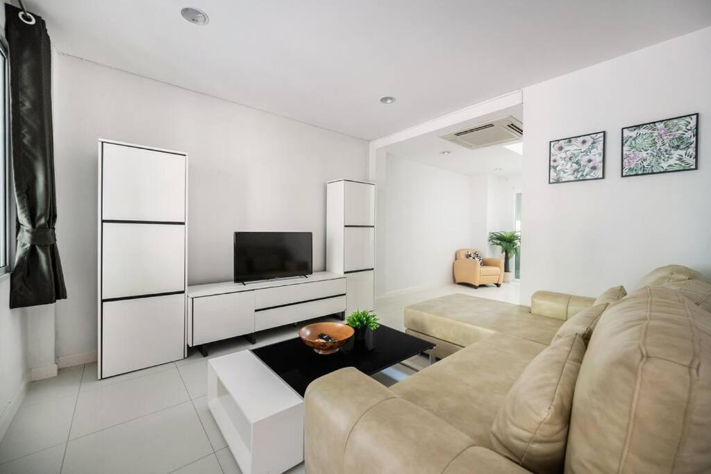 Miq_home901/asok Bts/resort Pool/12pax/1000mbwifi *