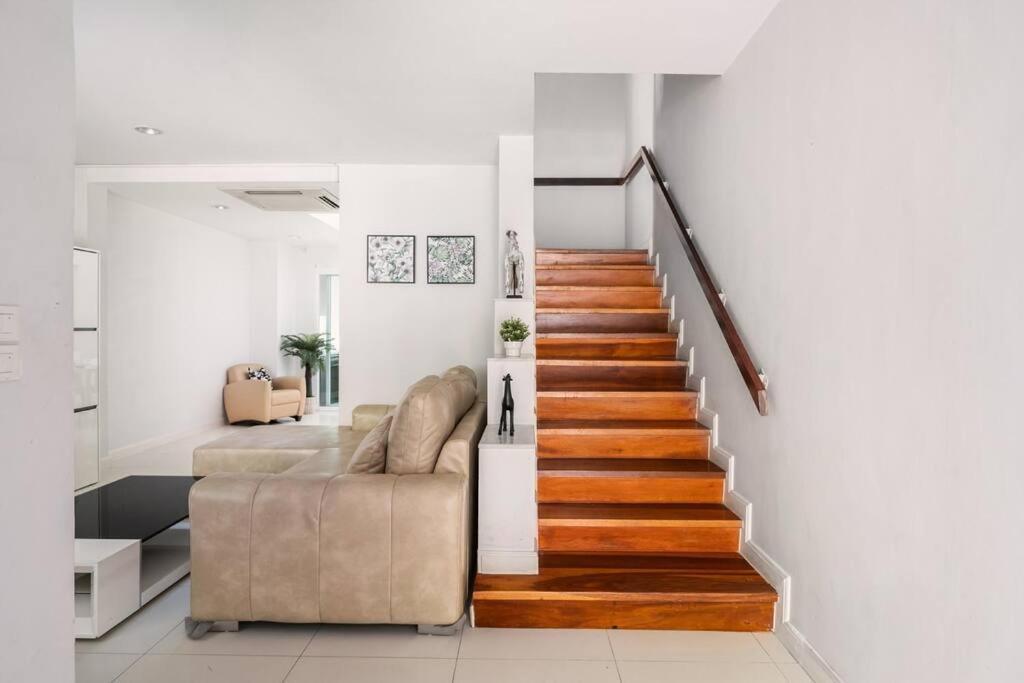 Miq_home901/asok Bts/resort Pool/12pax/1000mbwifi Villa *