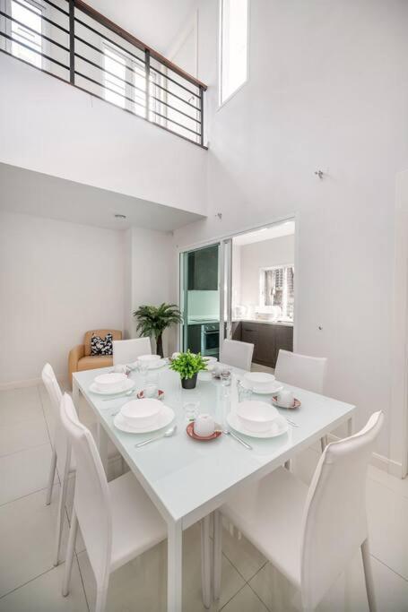 Villa Miq_home901/asok Bts/resort Pool/12pax/1000mbwifi *