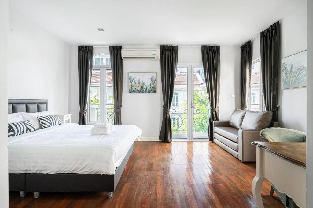 Miq_home901/asok Bts/resort Pool/12pax/1000mbwifi Villa *