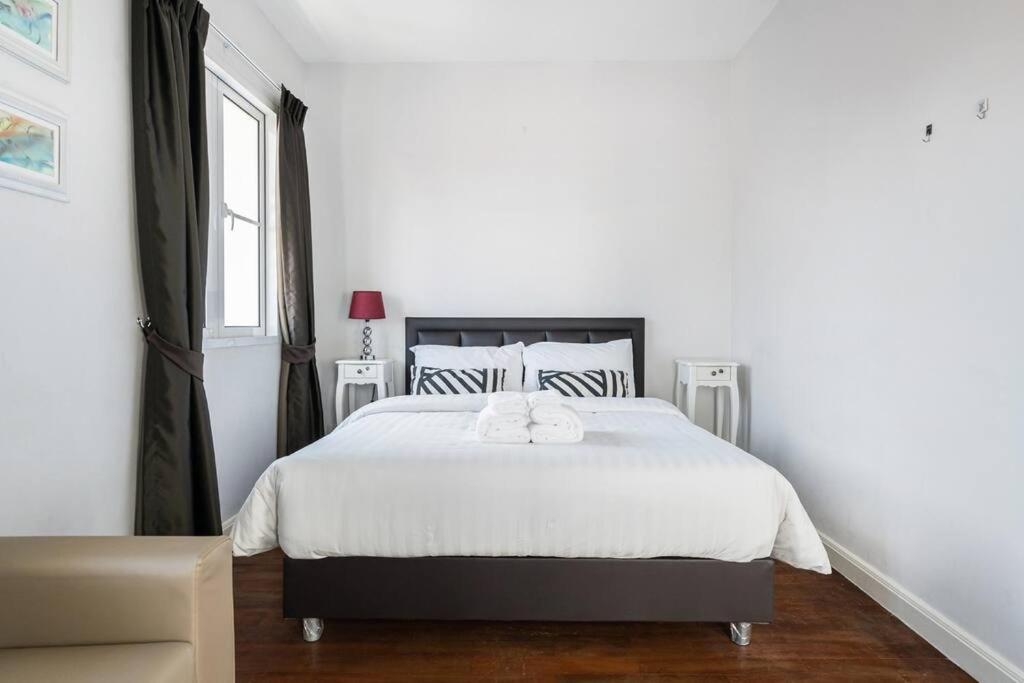 Miq_home901/asok Bts/resort Pool/12pax/1000mbwifi Villa Bangkok