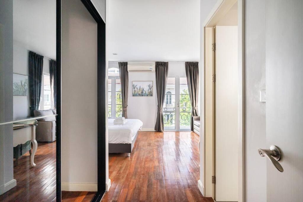 Miq_home901/asok Bts/resort Pool/12pax/1000mbwifi