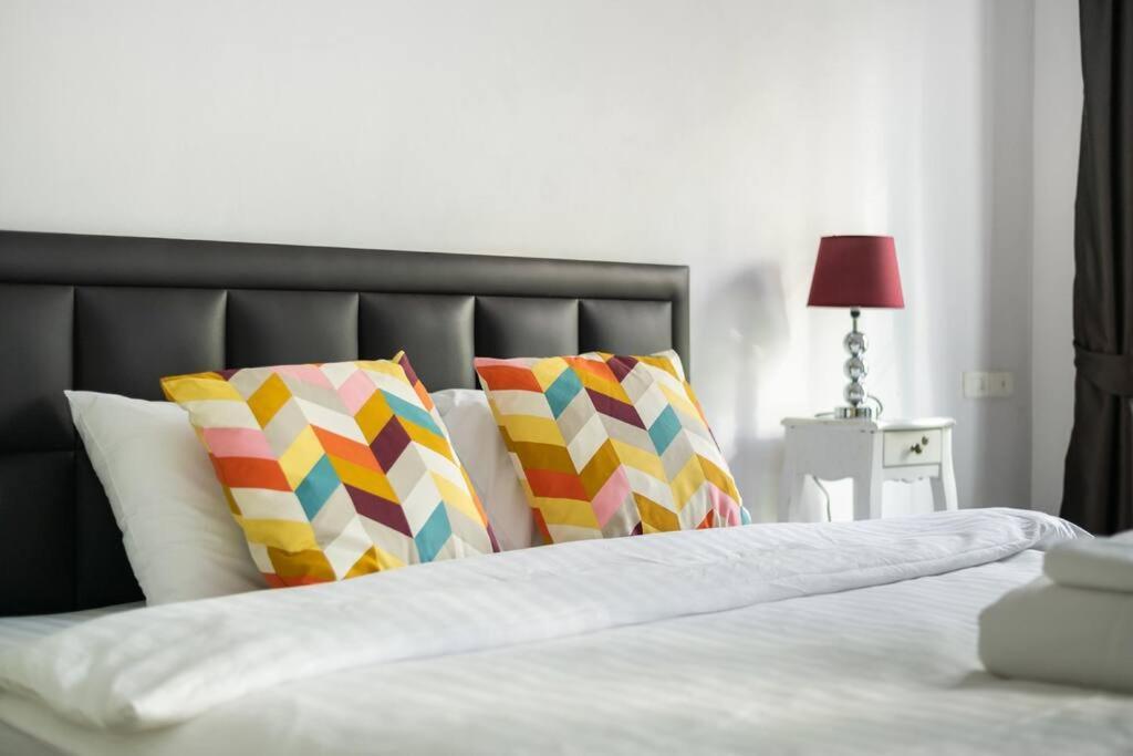 Miq_home901/asok Bts/resort Pool/12pax/1000mbwifi Villa Bangkok