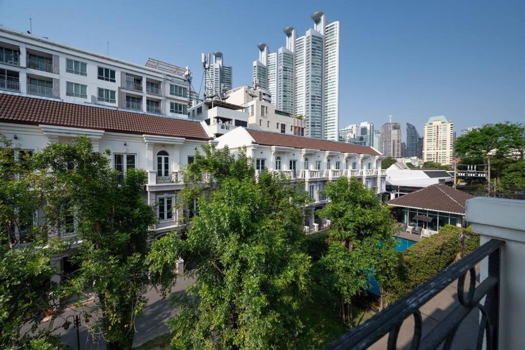 Villa Miq_home901/asok Bts/resort Pool/12pax/1000mbwifi Bangkok