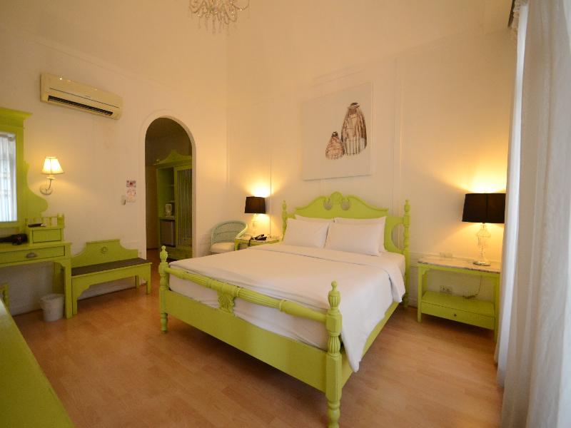 Hotel The Heritage Baan Silom 3*