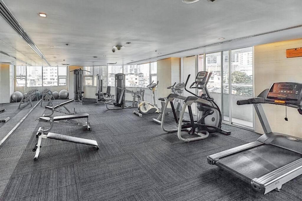 Apartamento Sathorn Sky View Rooftop Bar *