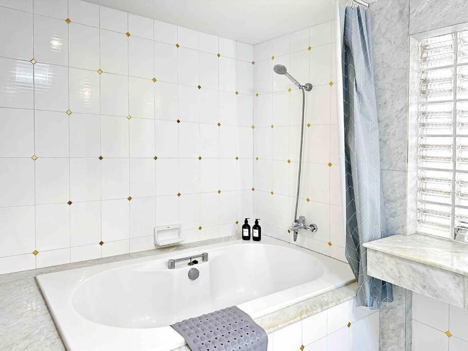 Tree House Sukhumvit 39 Phromphong Vakantiehuis Bangkok