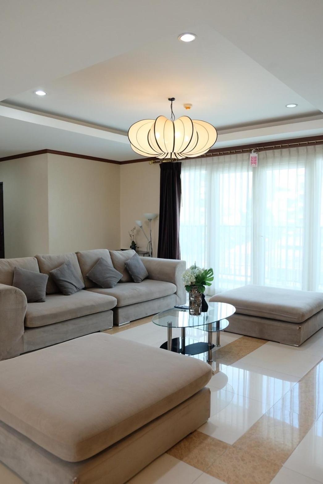 3 Bedrooms In Ekkamai,sukhumvit Apartemen *