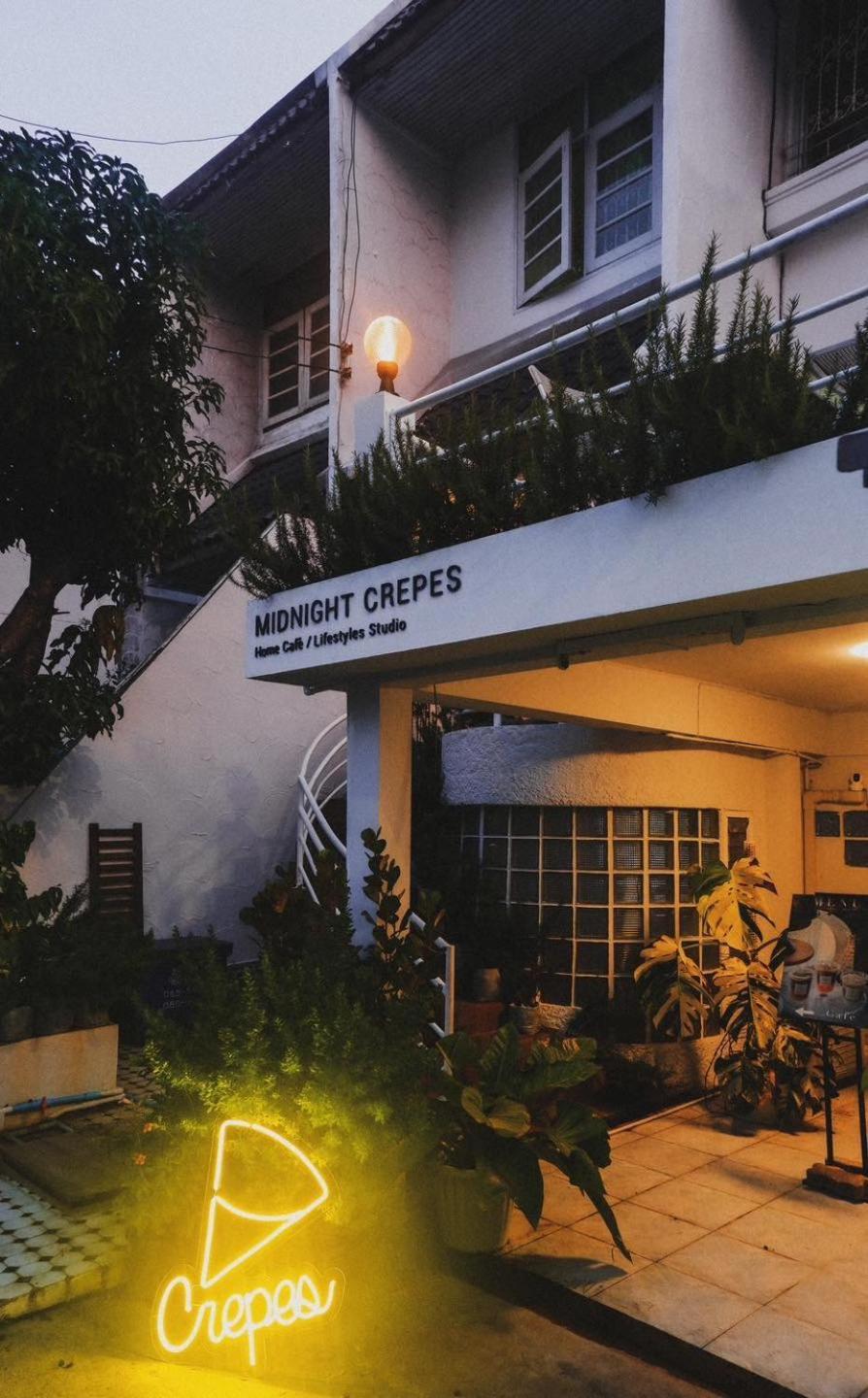 Midnight Crepes Homecafe/lifestyle Homestay Bangkok