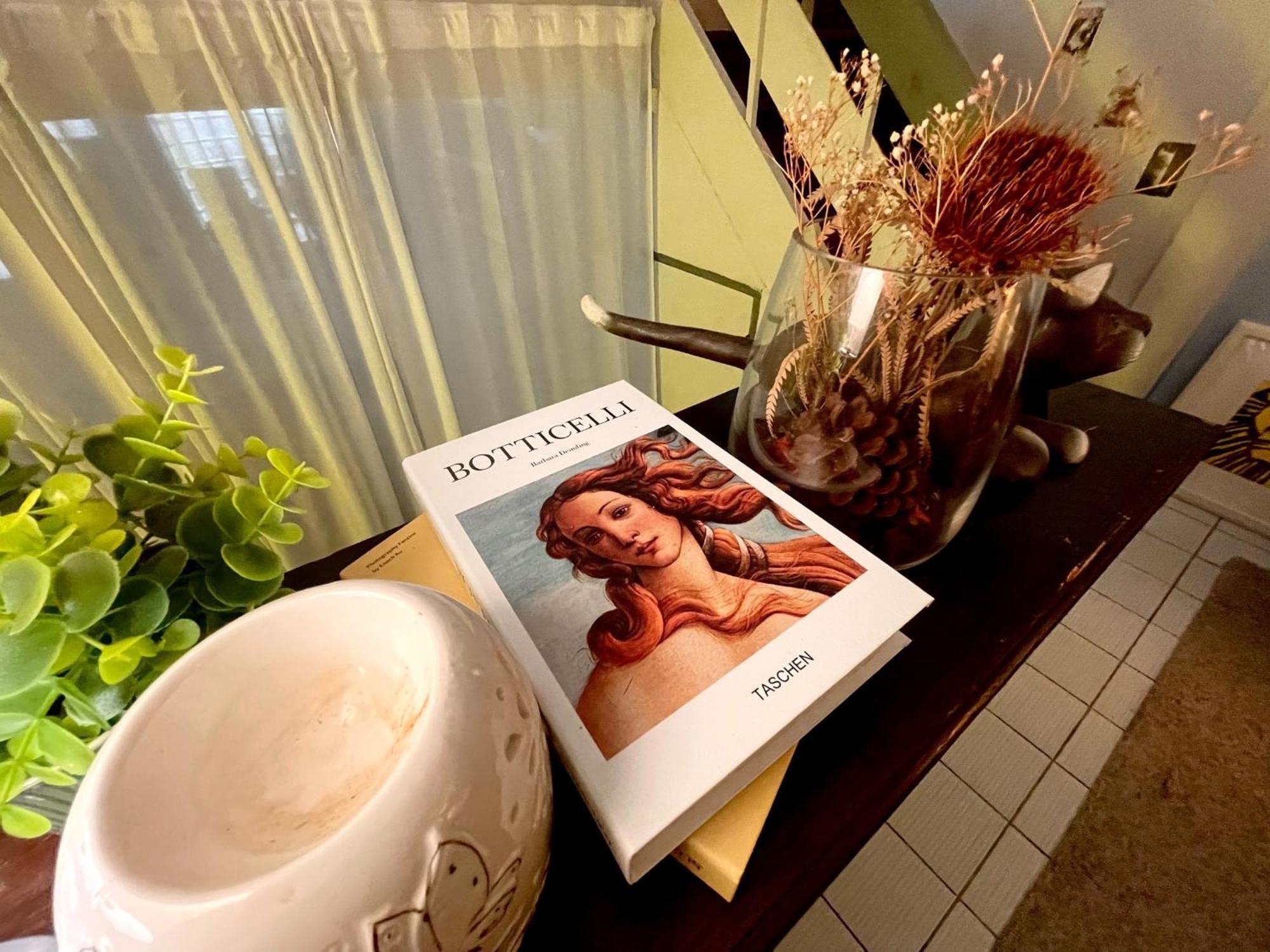 Midnight Crepes Homecafe/lifestyle Homestay Bangkok