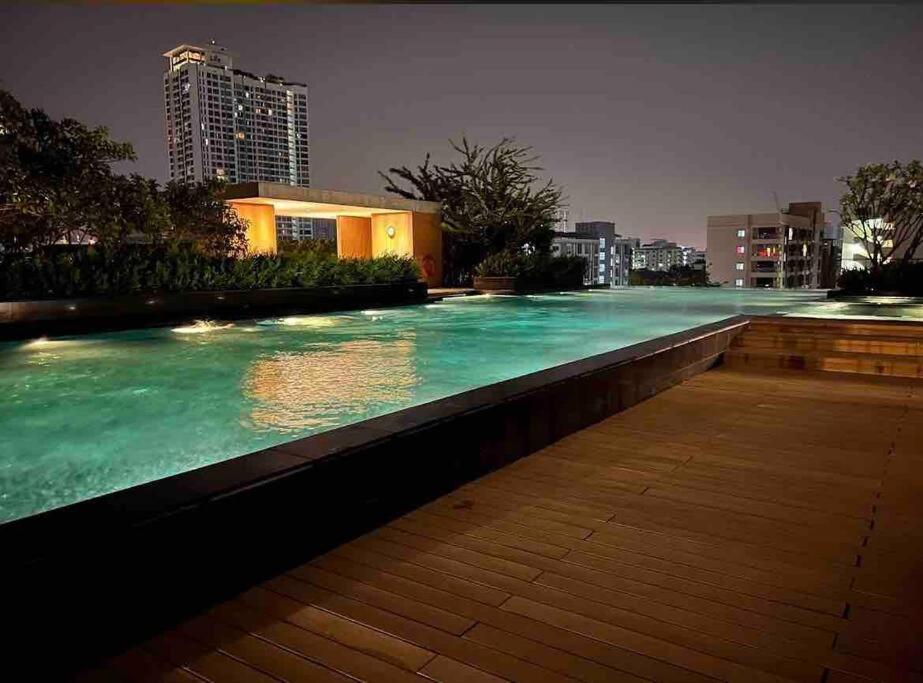 1 Bedroom Near Mrt & Bts Station. Apartment