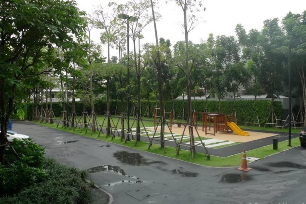 Apartment 1 Bedroom Near Mrt & Bts Station. Bangkok